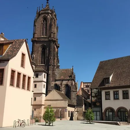 Nocleg ze śniadaniem La Cour St-fulrad - Les 3*